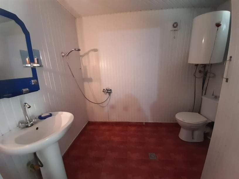 Guesthouse Lika Ushguli Exteriör bild