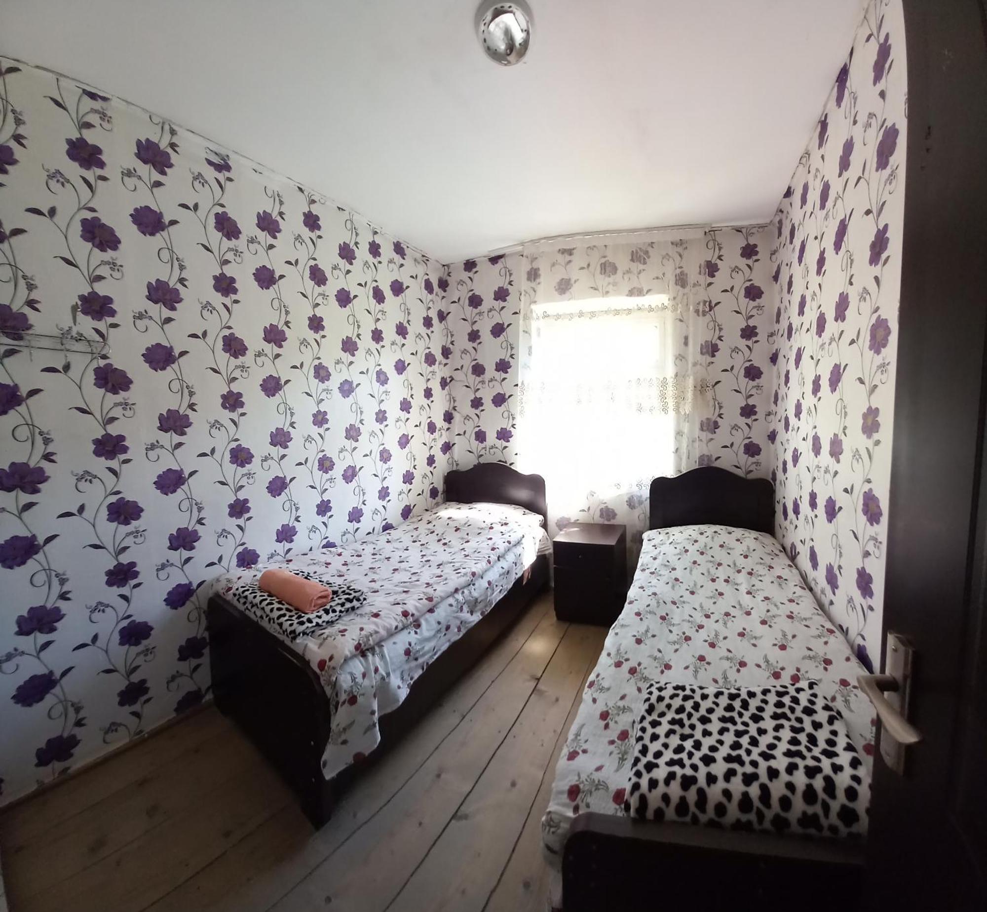 Guesthouse Lika Ushguli Exteriör bild